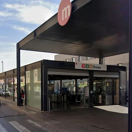 Junto Aeropuerto Valencia A * Manises